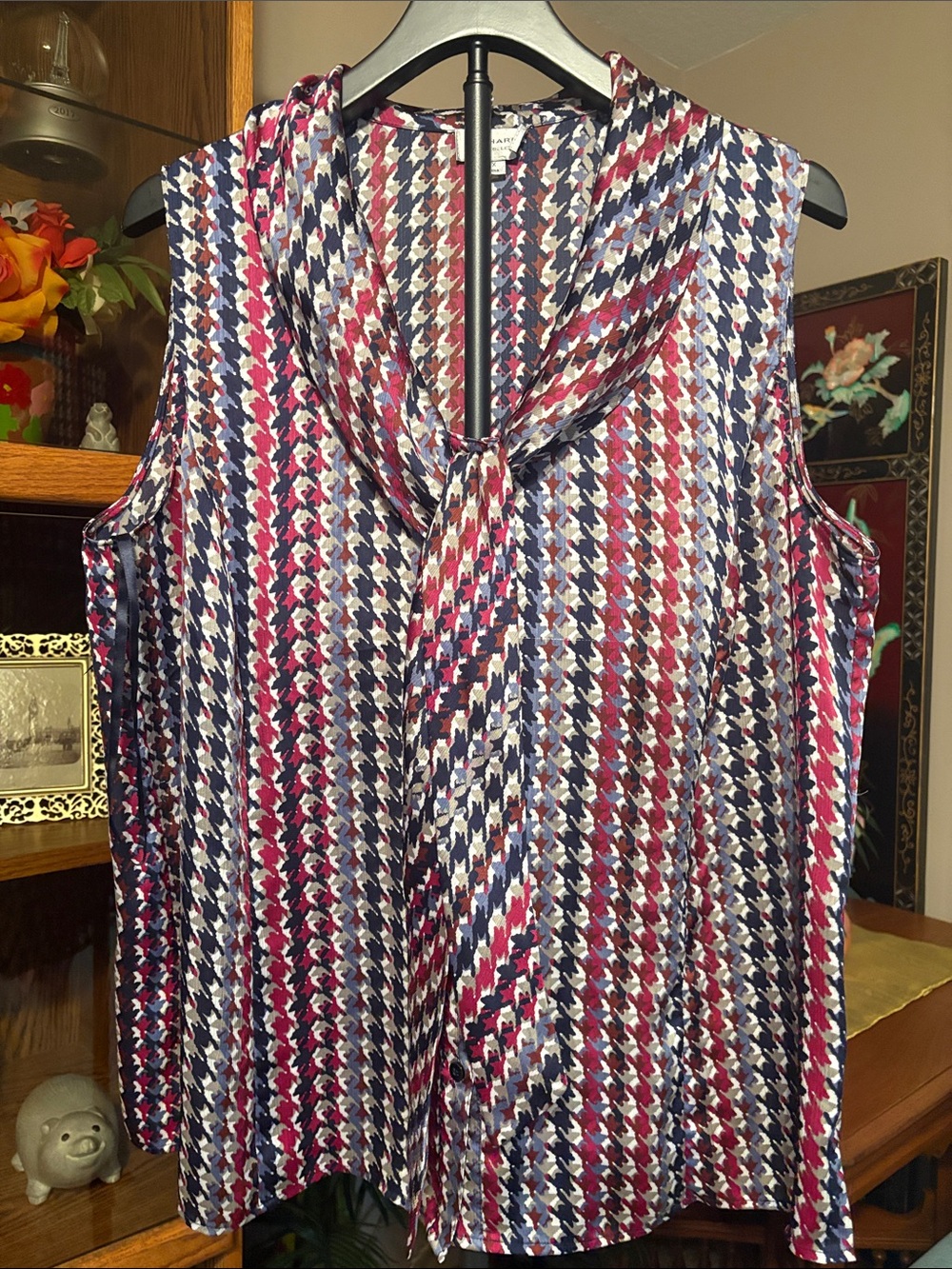 Tahari Sleeveless Tie-Neck Camisole in Navy, Fuchsia & White Houndstooth